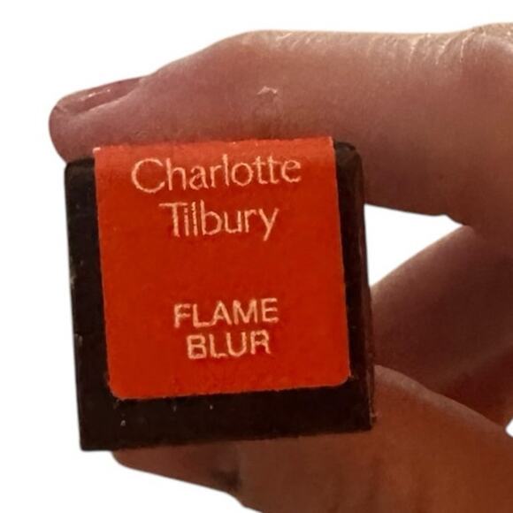 Charlotte Tilbury Airbrush Flawless Matte Lip Blur Liquid Lipstick "Flame Blur" - Picture 7 of 7